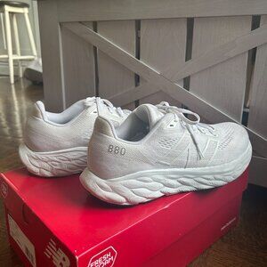 Women's New Balance Fresh Foam 880 v14 Size 10 Standard width